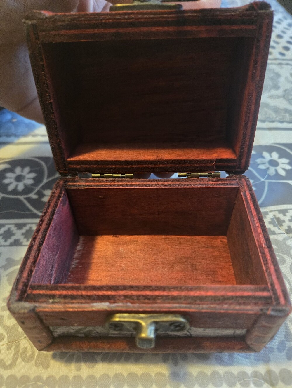 Vintage Inspired Small Wooden Jewelry Box Storage Chest Cherry Brown - Picture 3 of 4